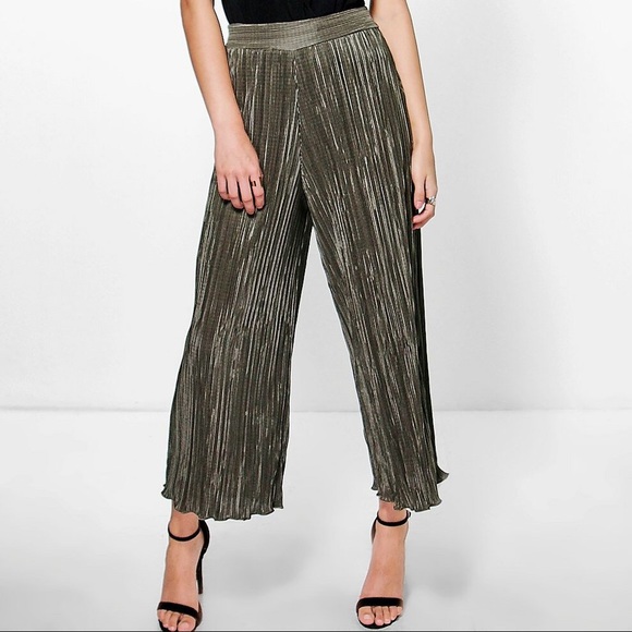 Boohoo Pants - boohoo • pleated wide leg culotte